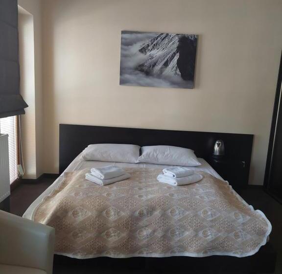 تختخواب و صبحانه Szara Willa