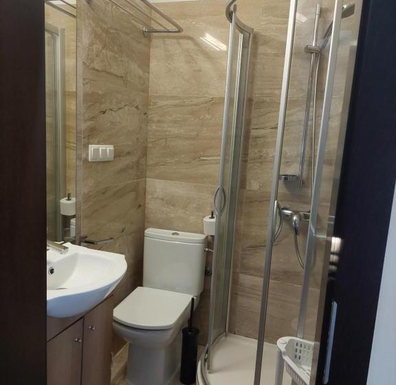 تختخواب و صبحانه Szara Willa