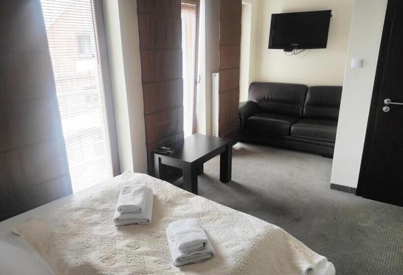 تختخواب و صبحانه Szara Willa