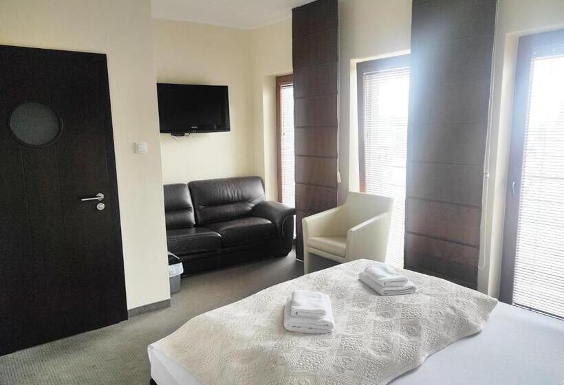 تختخواب و صبحانه Szara Willa