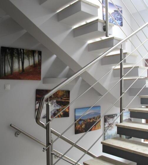 تختخواب و صبحانه Szara Willa