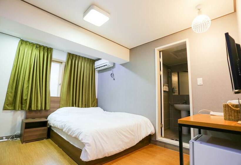 Hotel Cave Myeongdong