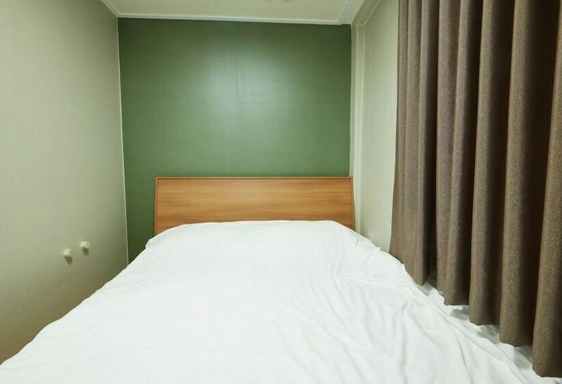 Hotel Cave Myeongdong