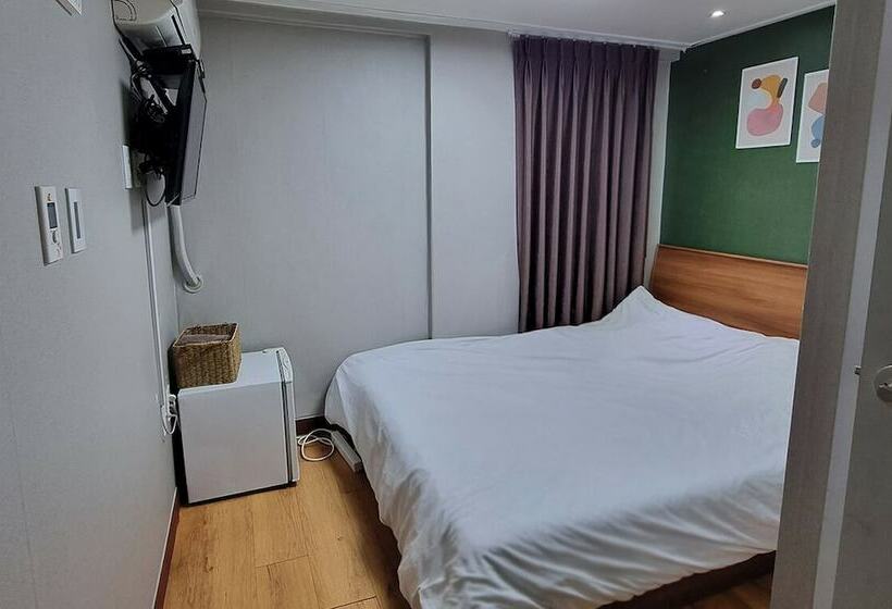 Hotel Cave Myeongdong