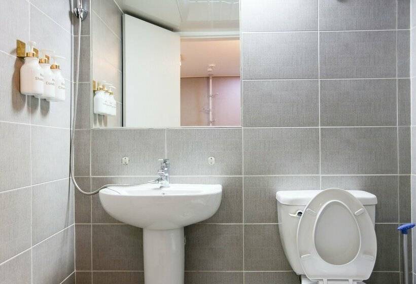 Hotel Cave Myeongdong