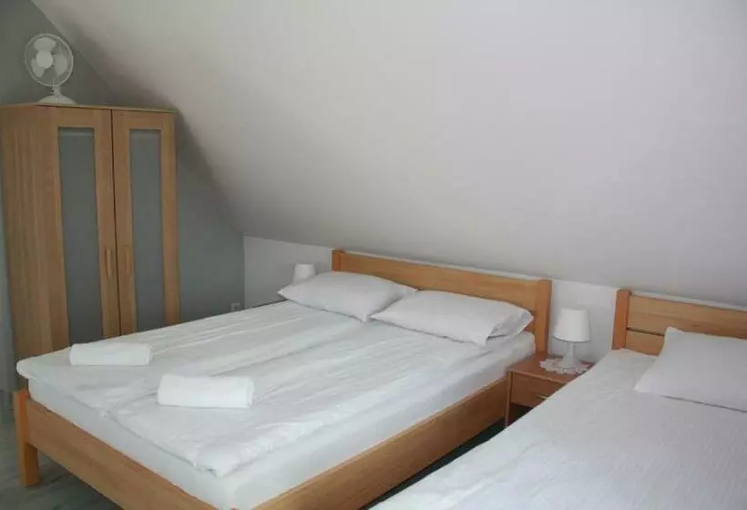Hotelli Kama Pokoje Gościnne