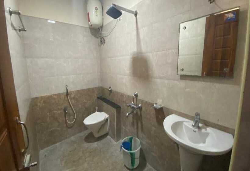 בית מלון כפרי Lebanon Inn