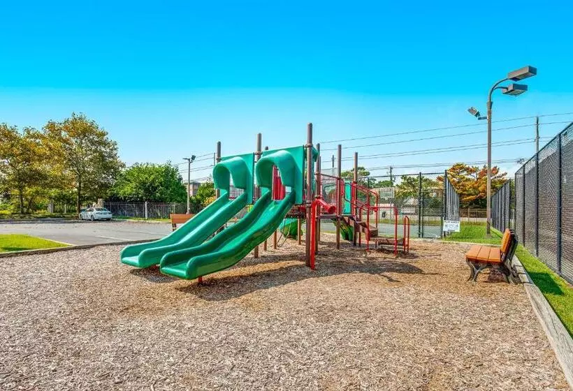 Hotelli Sea Colony  14001 Tall Pines