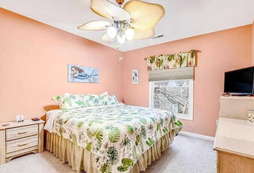 Hotelli Sea Colony  14001 Tall Pines
