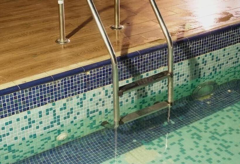 ホテル Tu Jardin Al Marwa