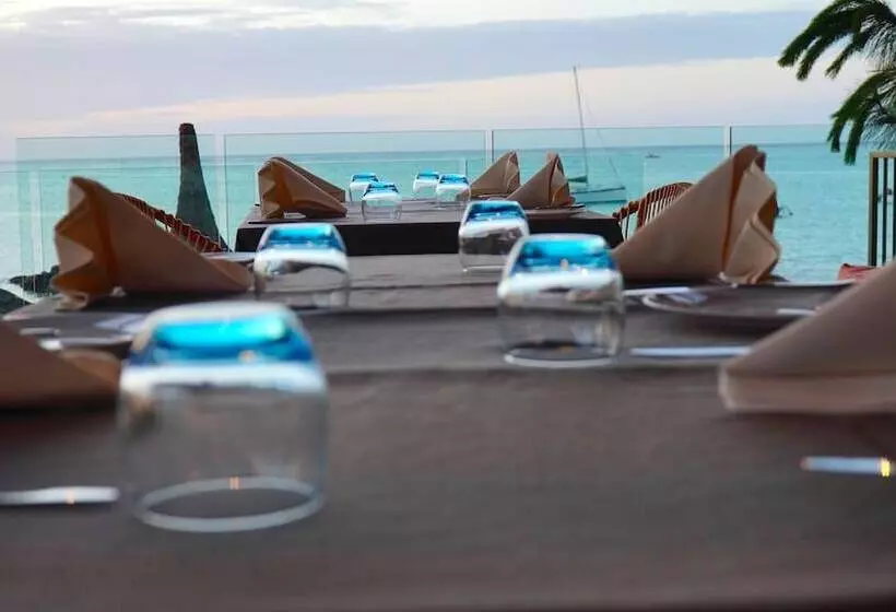 هتل Wonders Beach Boutique