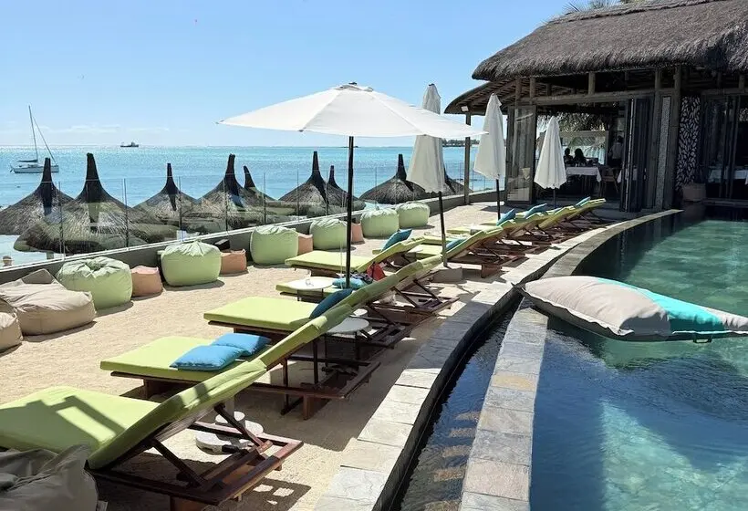 هتل Wonders Beach Boutique