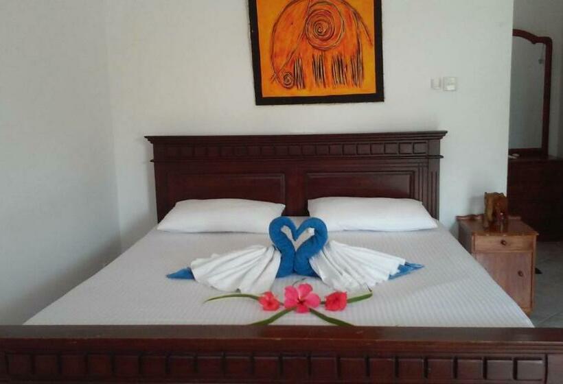 بنسيون Bay Street