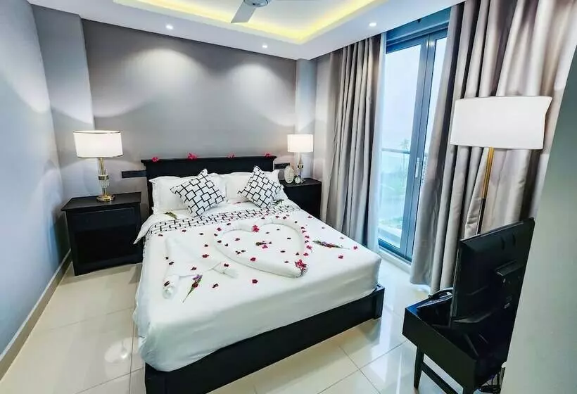 پانسیون Sunny Canopy