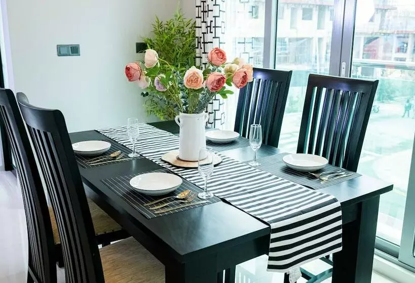 پانسیون Sunny Canopy