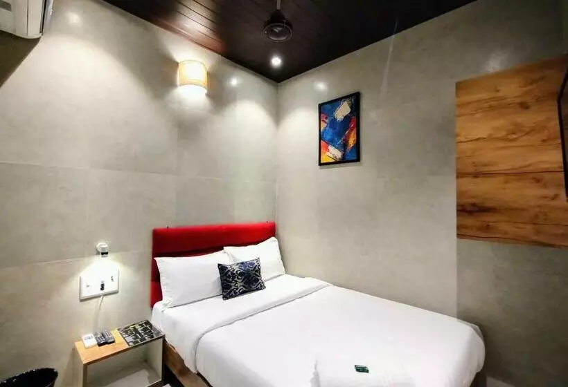 هتل Eros   Nr Airport T2