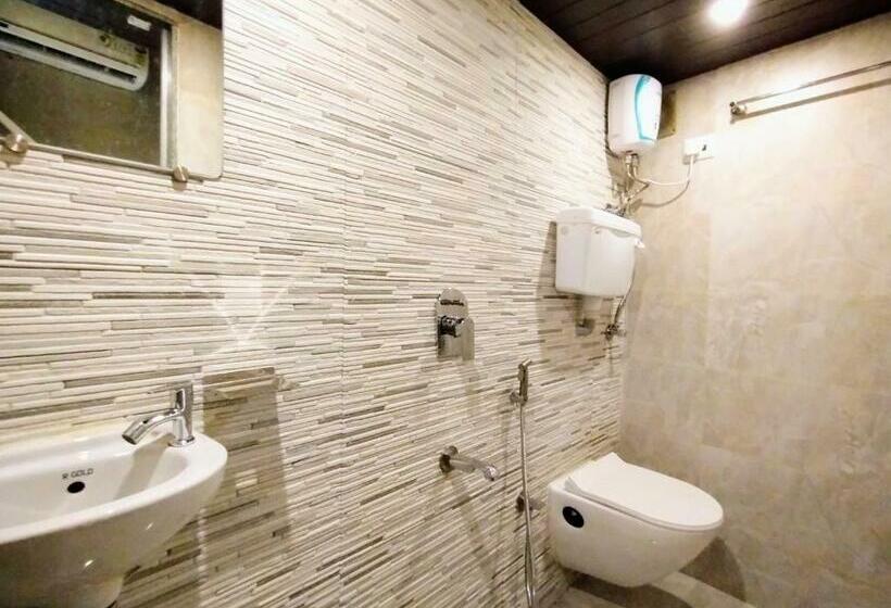 호텔 Eros   International Airport T2