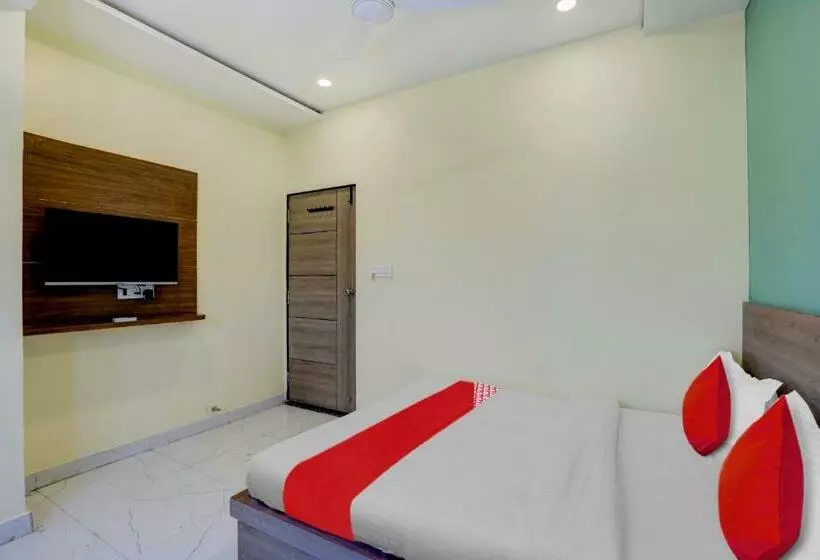 Flagship Hotel Royal Plus