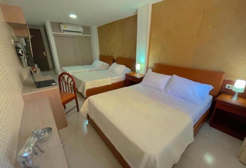 בית מלון כפרי Prado 72 Inn