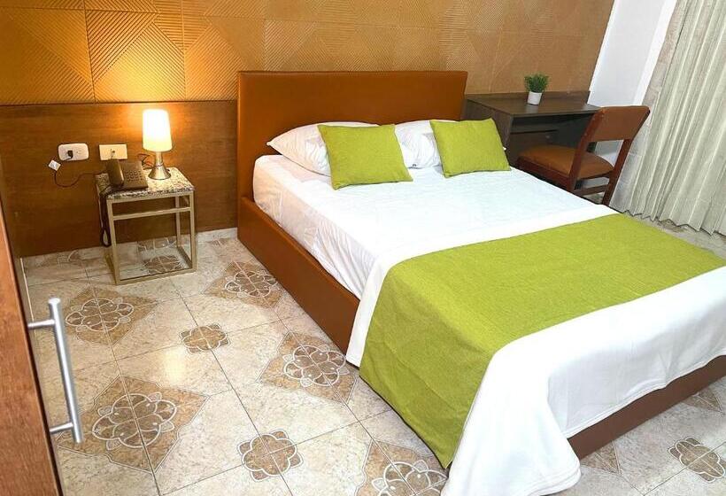 בית מלון כפרי Prado 72 Inn