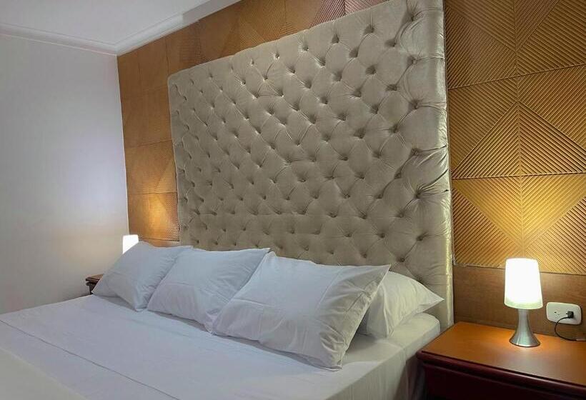 בית מלון כפרי Prado 72 Inn