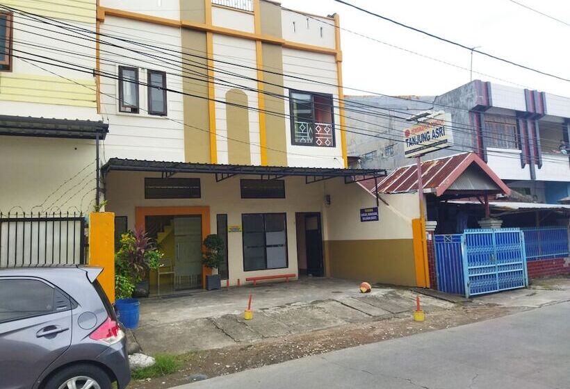 Hotel Spot On 92231 Penginapan Tanjung Alang Syariah