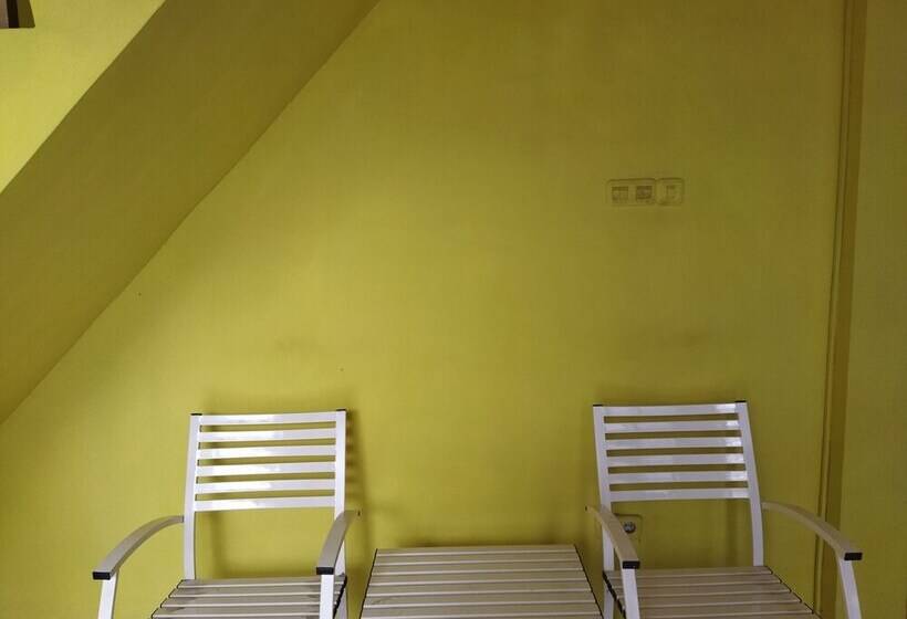 Hotel Spot On 92231 Penginapan Tanjung Alang Syariah