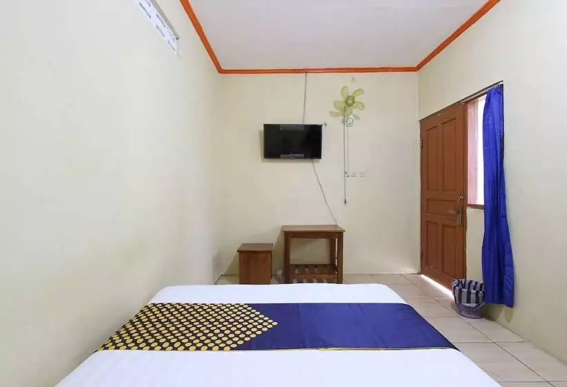 ホテル Spot On 92231 Penginapan Tanjung Alang Syariah