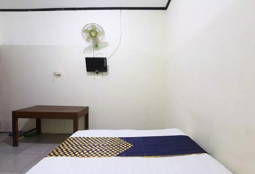 ホテル Spot On 92231 Penginapan Tanjung Alang Syariah