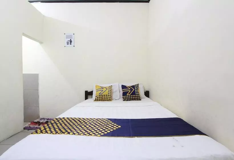 ホテル Spot On 92231 Penginapan Tanjung Alang Syariah