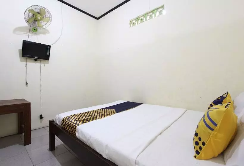 ホテル Spot On 92231 Penginapan Tanjung Alang Syariah