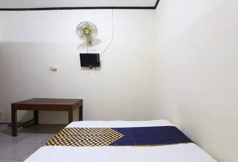 ホテル Spot On 92231 Penginapan Tanjung Alang Syariah