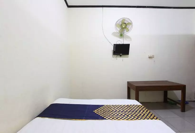ホテル Spot On 92231 Penginapan Tanjung Alang Syariah