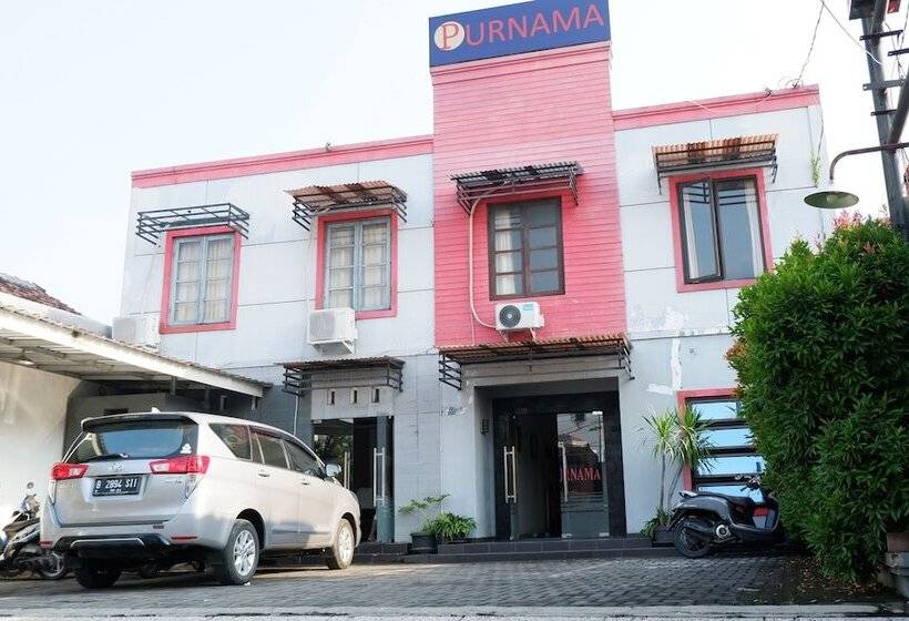 בית מלון כפרי The Kirana Purnama Semarang