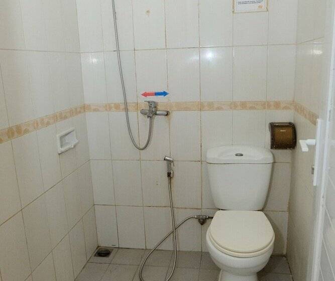 בית מלון כפרי The Kirana Purnama Semarang