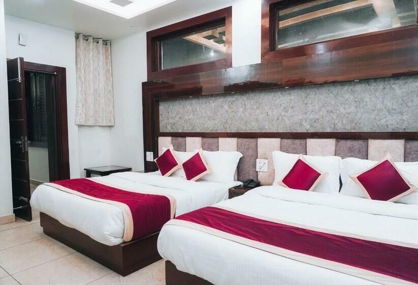 Отель The Vedant