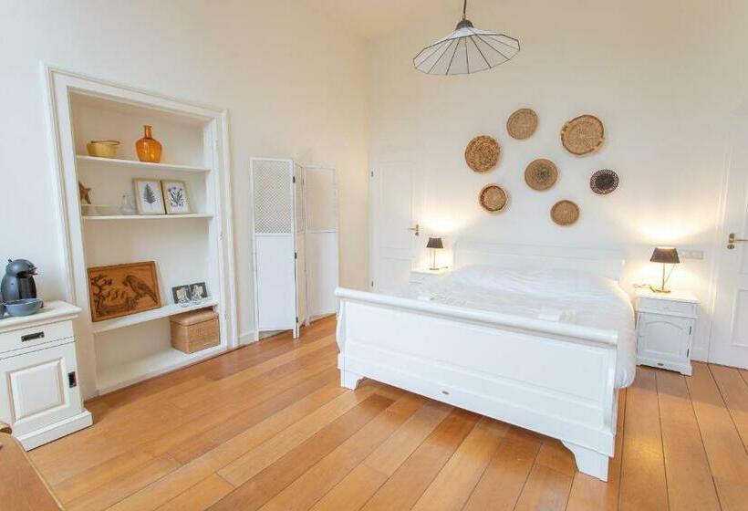 ペンション De Dekenije