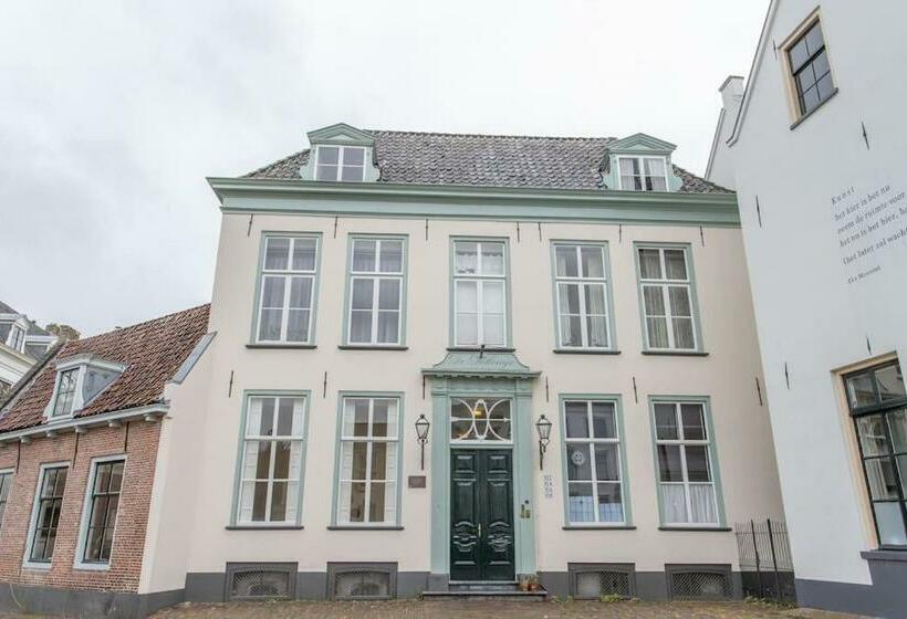 ペンション De Dekenije