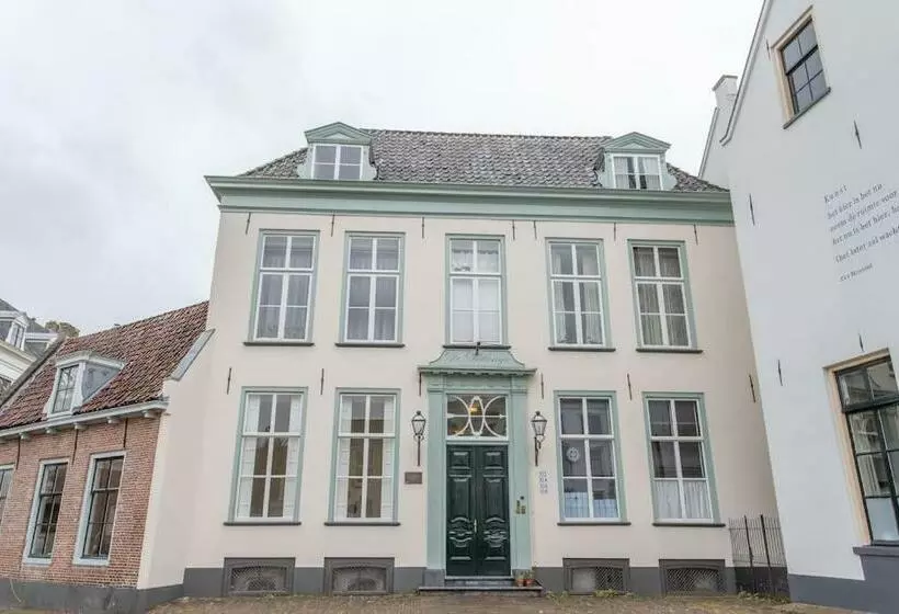 Majatalo De Dekenije
