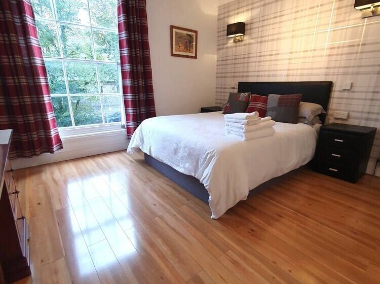 Пансион Midway Guest House