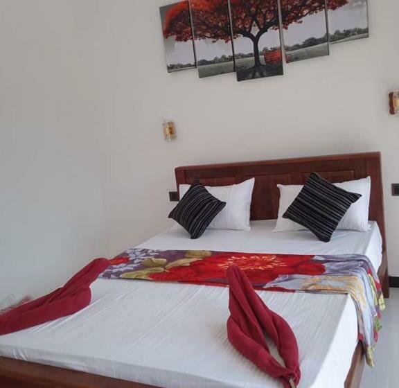 Pension Tea Pick View Ella