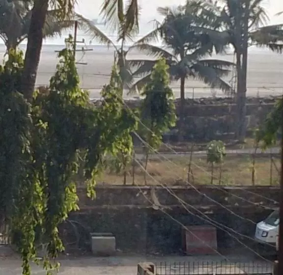Aamiaismajoitus (B&B) Sea Front Alibag
