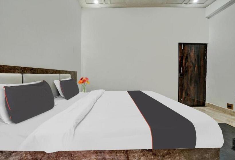 Collection O 80732 Hotel H B Palace Restaurant