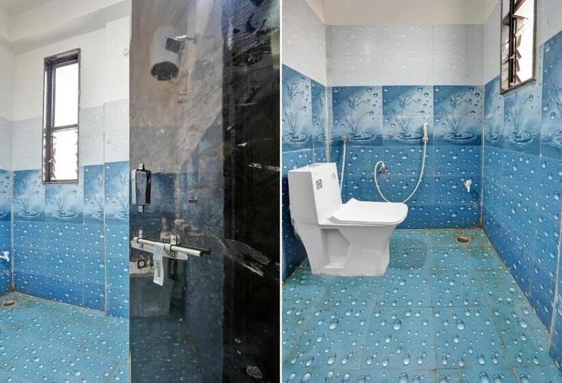 Collection O 80732 Hotel H B Palace Restaurant