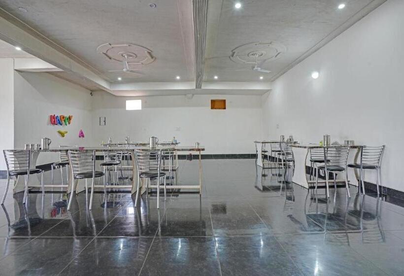 Collection O 80732 Hotel H B Palace Restaurant