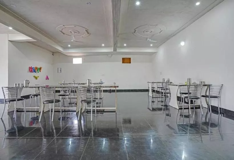 Collection O 80732 Hotel H B Palace Restaurant
