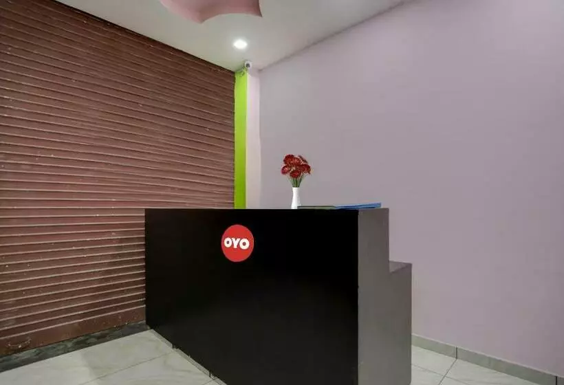 Hotelli Flagship D S Guest House Near Setelite Bus Stand