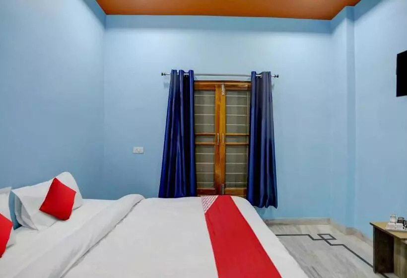 Hotelli Flagship D S Guest House Near Setelite Bus Stand