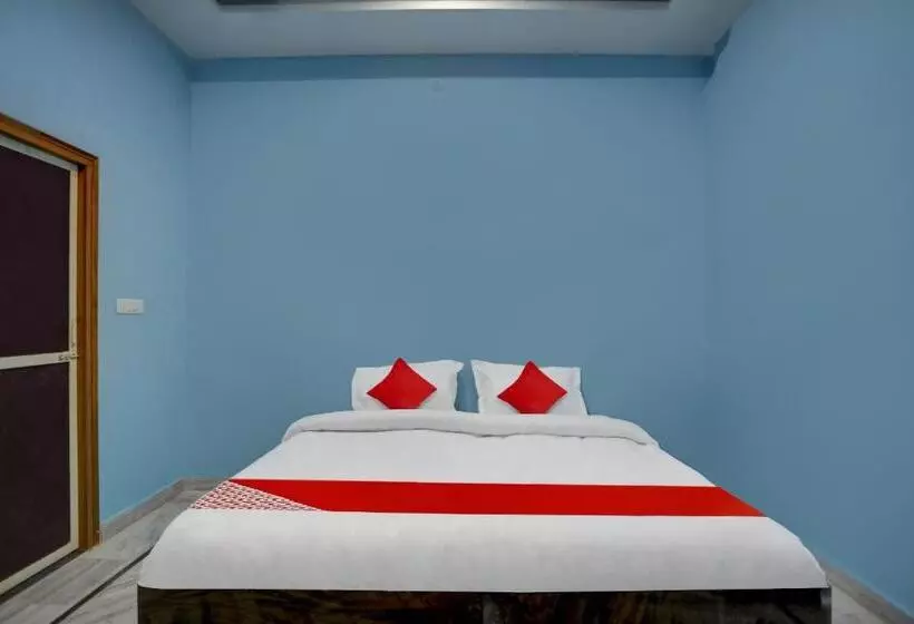 Hotelli Flagship D S Guest House Near Setelite Bus Stand