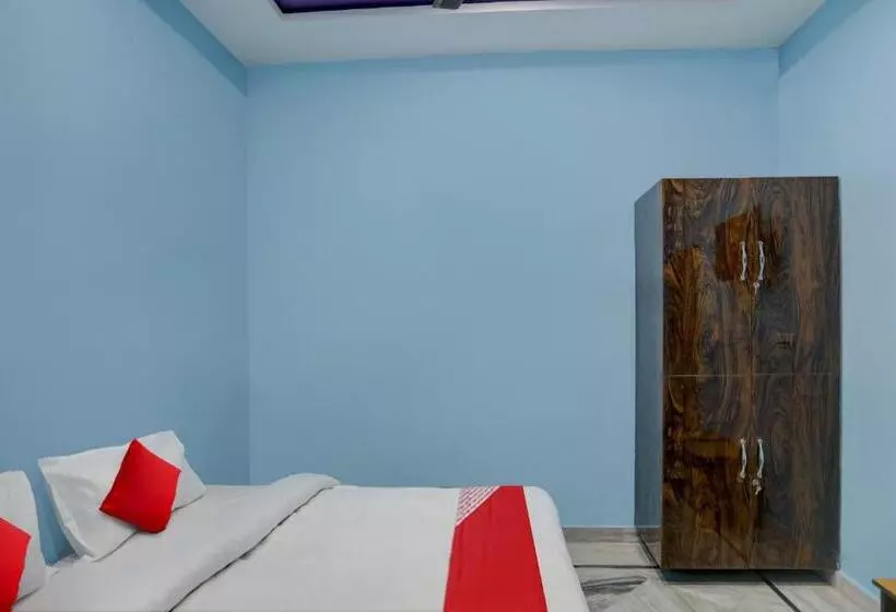 Hotelli Flagship D S Guest House Near Setelite Bus Stand